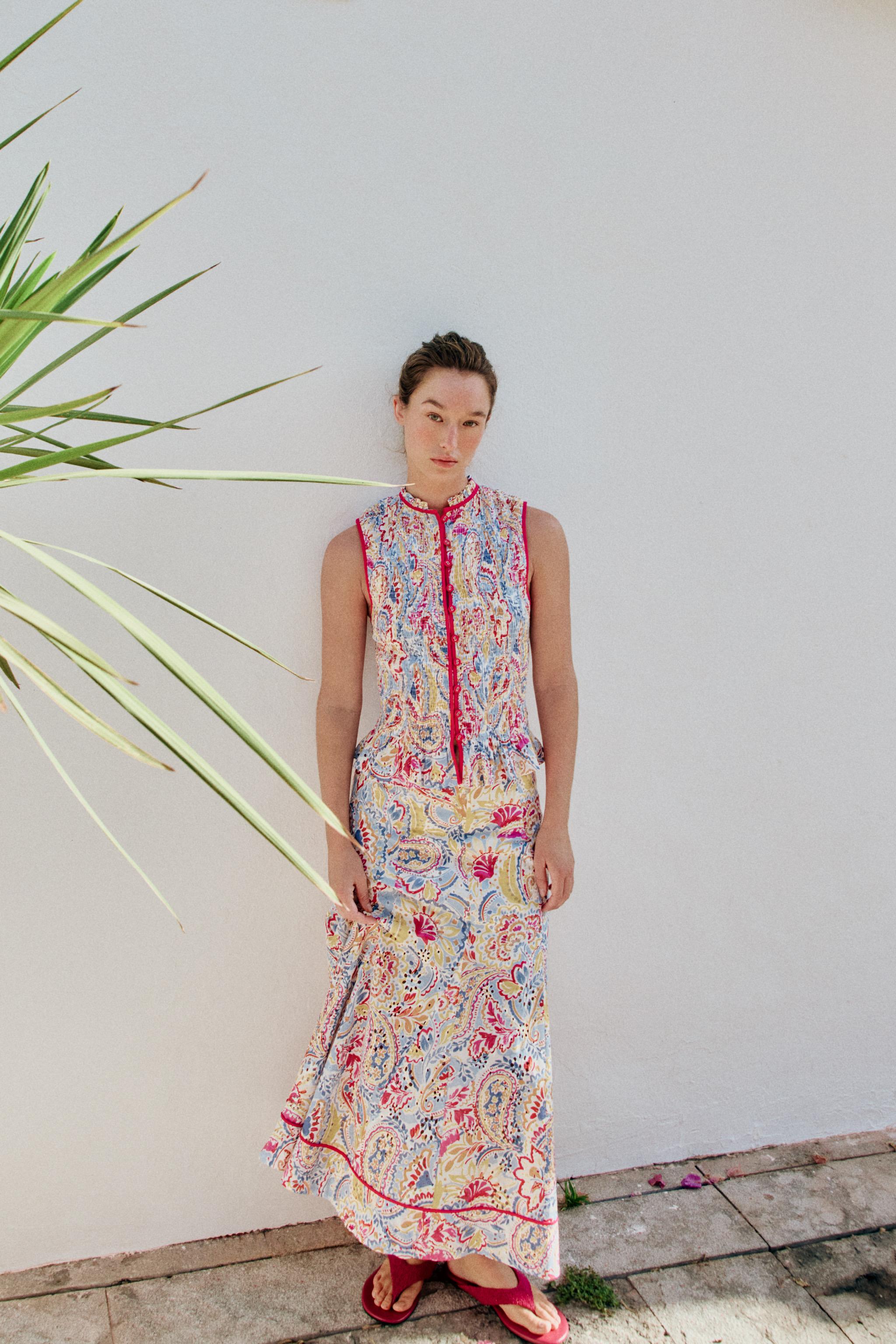 PRINTED EMBROIDERED EYELET TOP